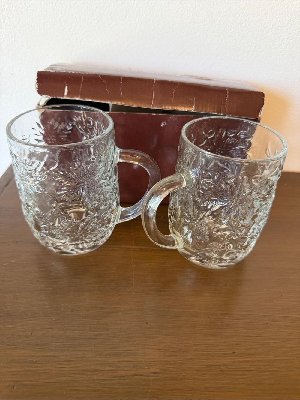 jcpenney Clear Floral Embossed Glass Mugs, Set of 2 in original box!